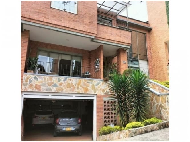 Casa de 5 alcobas en venta en San Jose, Sabaneta, 340 m² · foto 2 de 24