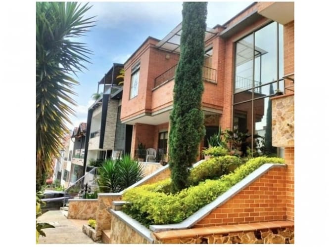 Casa de 5 alcobas en venta en San Jose, Sabaneta, 340 m² · foto 3 de 24