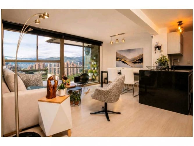 Apartamento de 2 alcobas en venta en Loma De Los Bernal, Medellín, 70 m² · foto 8 de 24