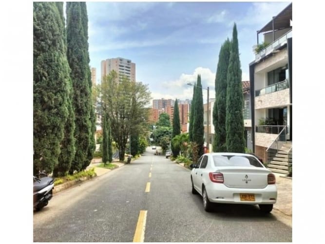 Casa de 5 alcobas en venta en San Jose, Sabaneta, 340 m² · foto 6 de 24