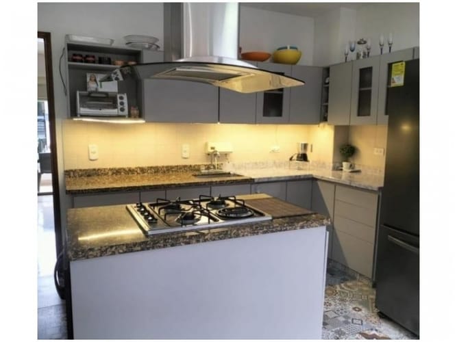 Casa de 5 alcobas en venta en San Jose, Sabaneta, 340 m² · foto 9 de 24