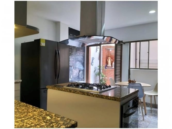 Casa de 5 alcobas en venta en San Jose, Sabaneta, 340 m² · foto 10 de 24