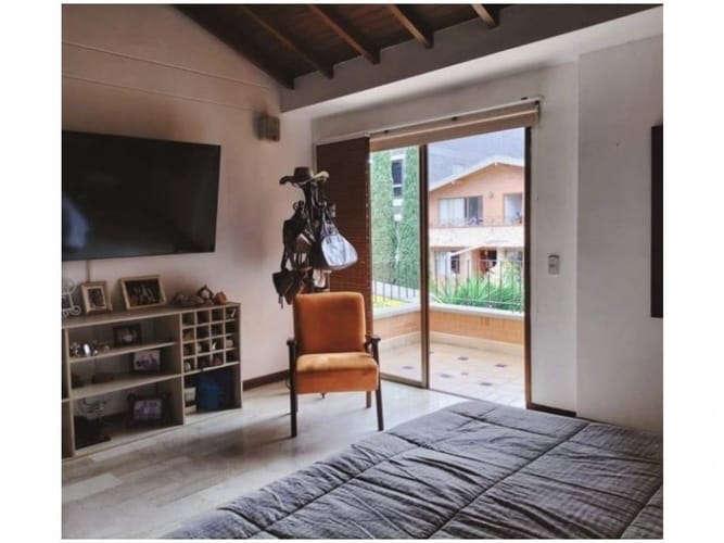 Casa de 5 alcobas en venta en San Jose, Sabaneta, 340 m² · foto 16 de 24
