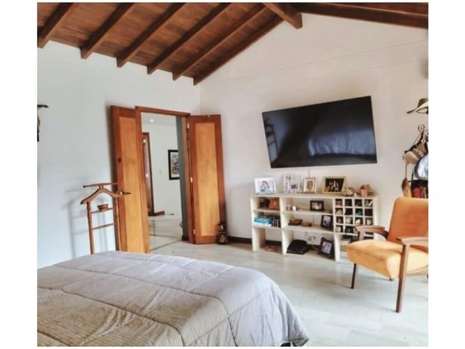 Casa de 5 alcobas en venta en San Jose, Sabaneta, 340 m² · foto 21 de 24