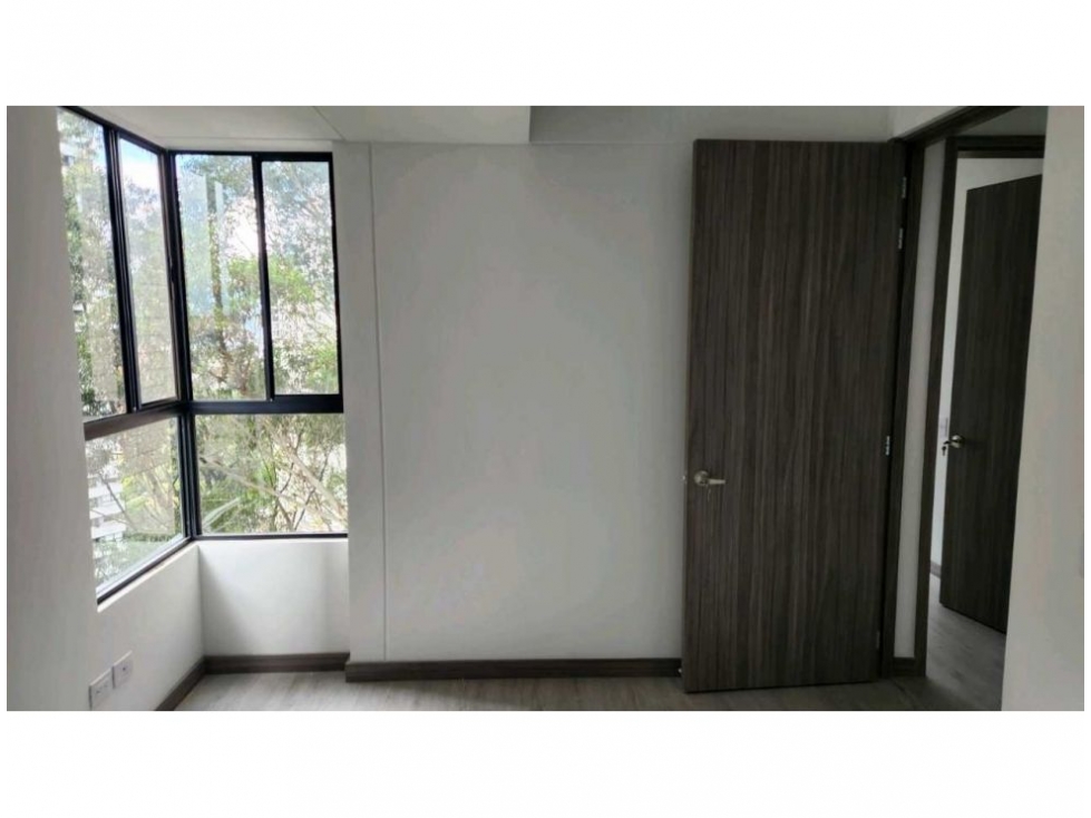 Apartamento en venta en El Poblado, Medellín · foto 3 de 9
