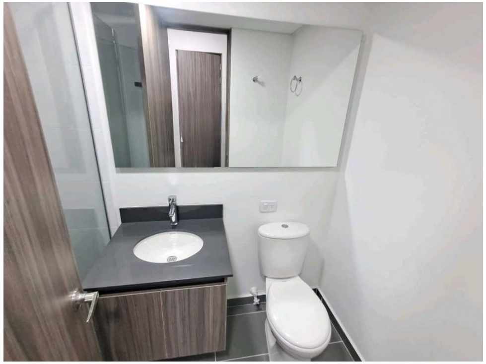 Apartamento en venta en El Poblado, Medellín · foto 6 de 9