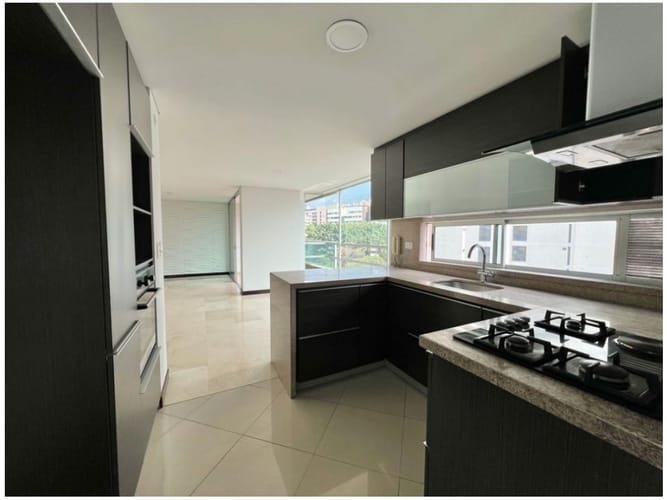 Apartamento de 3 alcobas en venta en Santa María De Los Ángeles, Medellín, 130 m² · foto 4 de 16