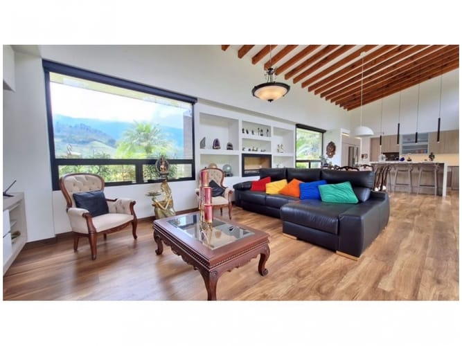 Casa de 3 alcobas en venta en Altos Del Escobero, Medellín, 1707 m² · foto 17 de 24