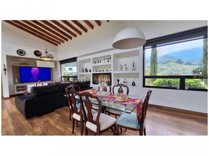 Casa de 3 alcobas en venta en Altos Del Escobero, Medellín, 1707 m² · foto 20 de 24