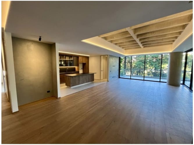 Apartamento de 2 alcobas en venta en La Aguacatala, Medellín, 240 m² · foto 2 de 13