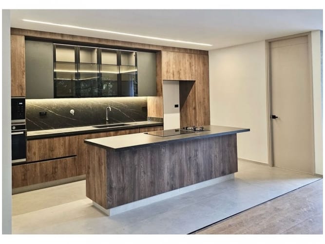 Apartamento de 2 alcobas en venta en La Aguacatala, Medellín, 240 m² · foto 6 de 13