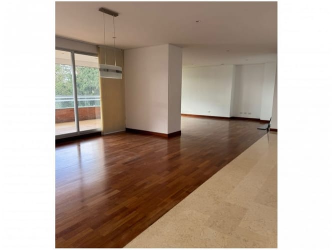 Apartamento de 3 alcobas en venta en Los Balsos, Medellín, 272 m² · foto 5 de 21