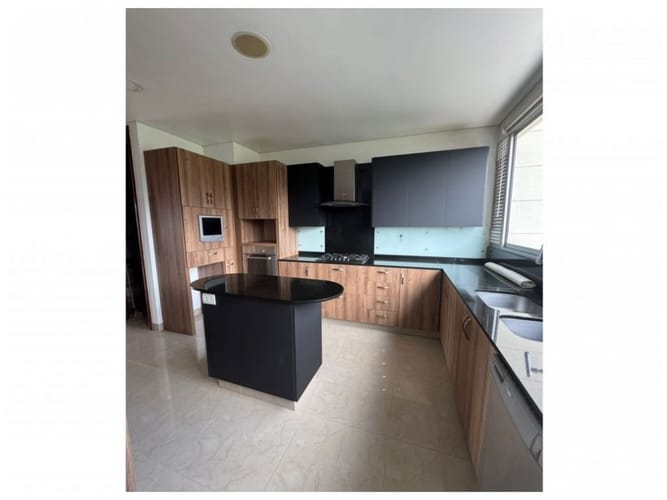 Apartamento de 3 alcobas en venta en Los Balsos, Medellín, 272 m² · foto 8 de 21