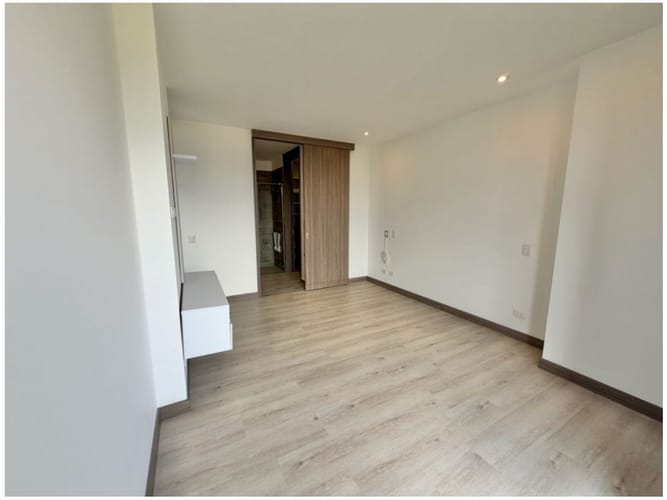 Apartamento en venta en El Poblado, Medellín · foto 8 de 11