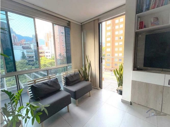 Apartamento de 3 alcobas en venta en El Poblado, Medellín, 96 m² · foto 3 de 7