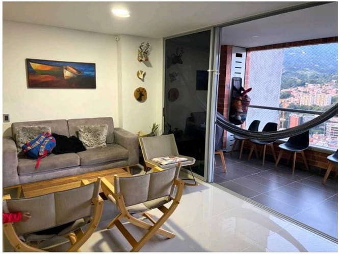 Apartamento de 2 alcobas en venta en Camino Verde, Envigado, 115 m² · foto 2 de 23