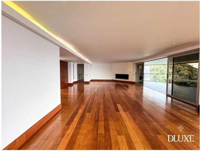 Casa de 3 alcobas en venta en El Poblado, Medellín, 540 m² · foto 4 de 20