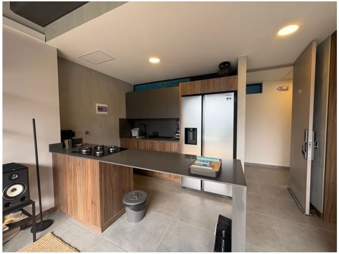 Apartaestudio en venta en El Poblado, Medellín, 62 m² · foto 3 de 8