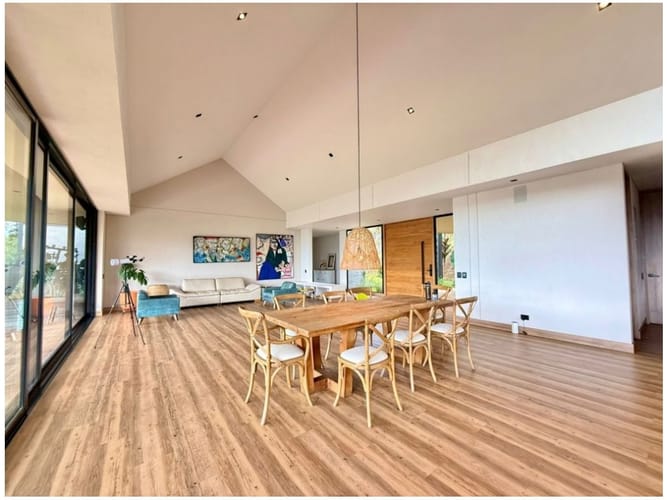 Casa de 4 alcobas en venta en Medellín, 495 m² · foto 3 de 22