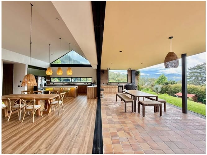 Casa de 4 alcobas en venta en Medellín, 495 m² · foto 6 de 22