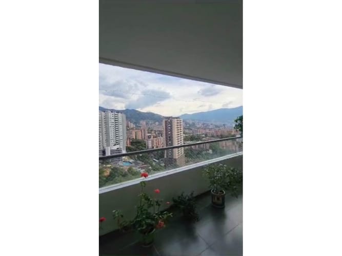 Apartamento de 4 alcobas en venta en Loma Del Esmeraldal, Envigado, 170 m² · foto 5 de 5