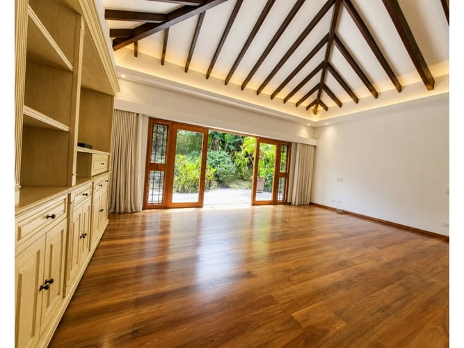 Casa de 4 alcobas en venta en El Poblado, Medellín, 587 m² · foto 9 de 13