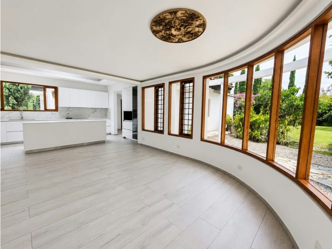 Casa de 4 alcobas en venta en El Poblado, Medellín, 587 m² · foto 12 de 13