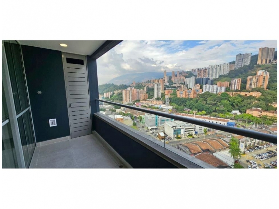 Apartamento en venta en El Poblado, Medellín · foto 4 de 12