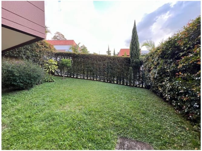 Casa de 3 alcobas en venta en Loma Del Escobero, Envigado, 304 m² · foto 4 de 24