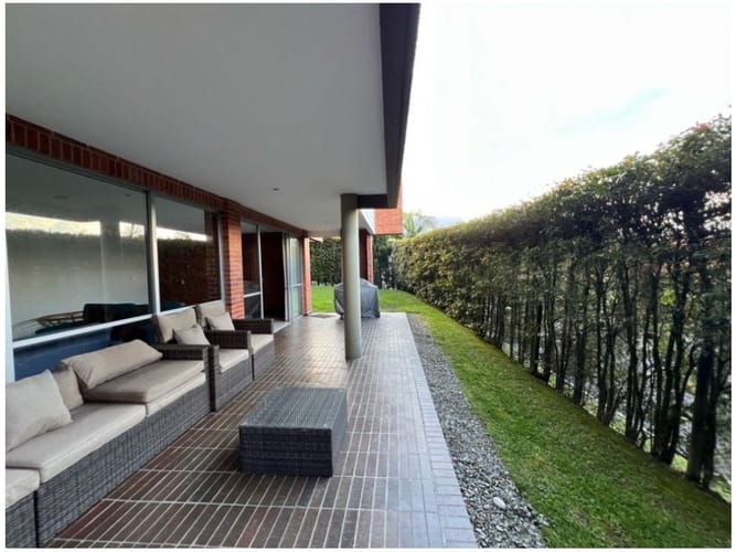 Casa de 3 alcobas en venta en Loma Del Escobero, Envigado, 304 m² · foto 7 de 24