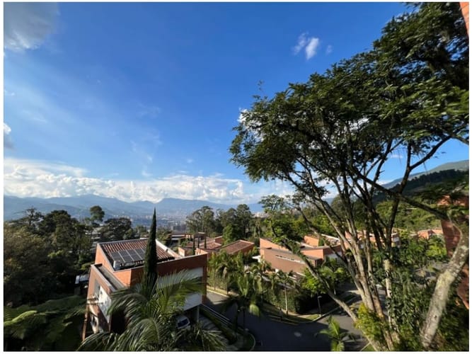 Casa de 3 alcobas en venta en Loma Del Escobero, Envigado, 304 m² · foto 17 de 24