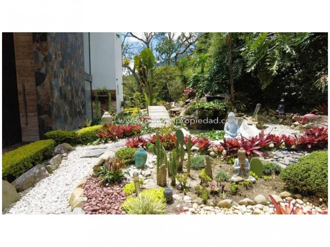 Casa de 3 alcobas en venta en El Poblado, Medellín, 1800 m² · foto 8 de 24