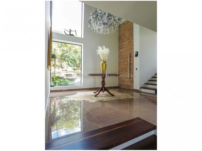 Casa de 3 alcobas en venta en El Poblado, Medellín, 1800 m² · foto 9 de 24