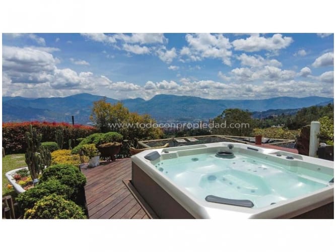 Casa de 3 alcobas en venta en El Poblado, Medellín, 1800 m² · foto 14 de 24