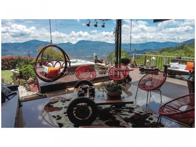 Casa de 3 alcobas en venta en El Poblado, Medellín, 1800 m² · foto 15 de 24
