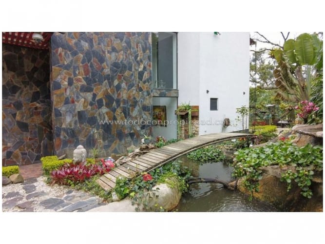 Casa de 3 alcobas en venta en El Poblado, Medellín, 1800 m² · foto 16 de 24