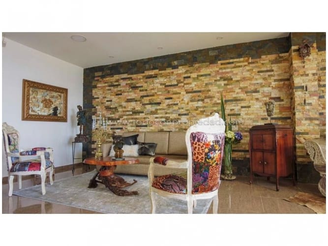 Casa de 3 alcobas en venta en El Poblado, Medellín, 1800 m² · foto 17 de 24