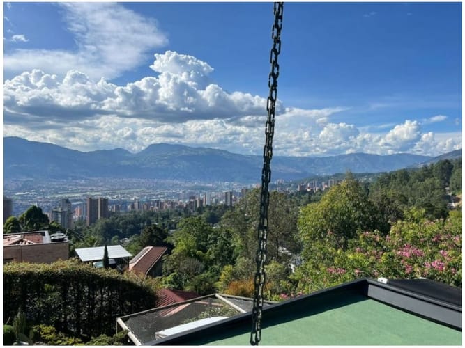 Casa de 3 alcobas en venta en El Poblado, Medellín, 1800 m² · foto 23 de 24