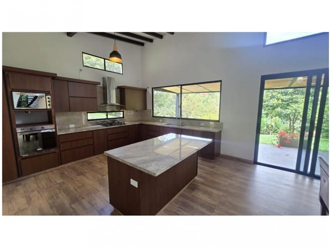 Casa de 3 alcobas en venta en El Carmen De Viboral, El Carmen de Viboral · foto 8 de 24