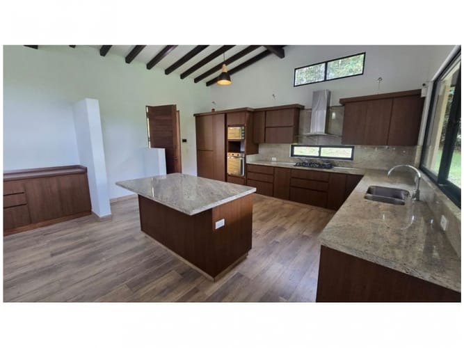 Casa de 3 alcobas en venta en El Carmen De Viboral, El Carmen de Viboral · foto 10 de 24