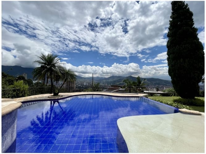 Casa de 6 alcobas en venta en Las Lomitas, Sabaneta, 1530 m² · foto 4 de 24