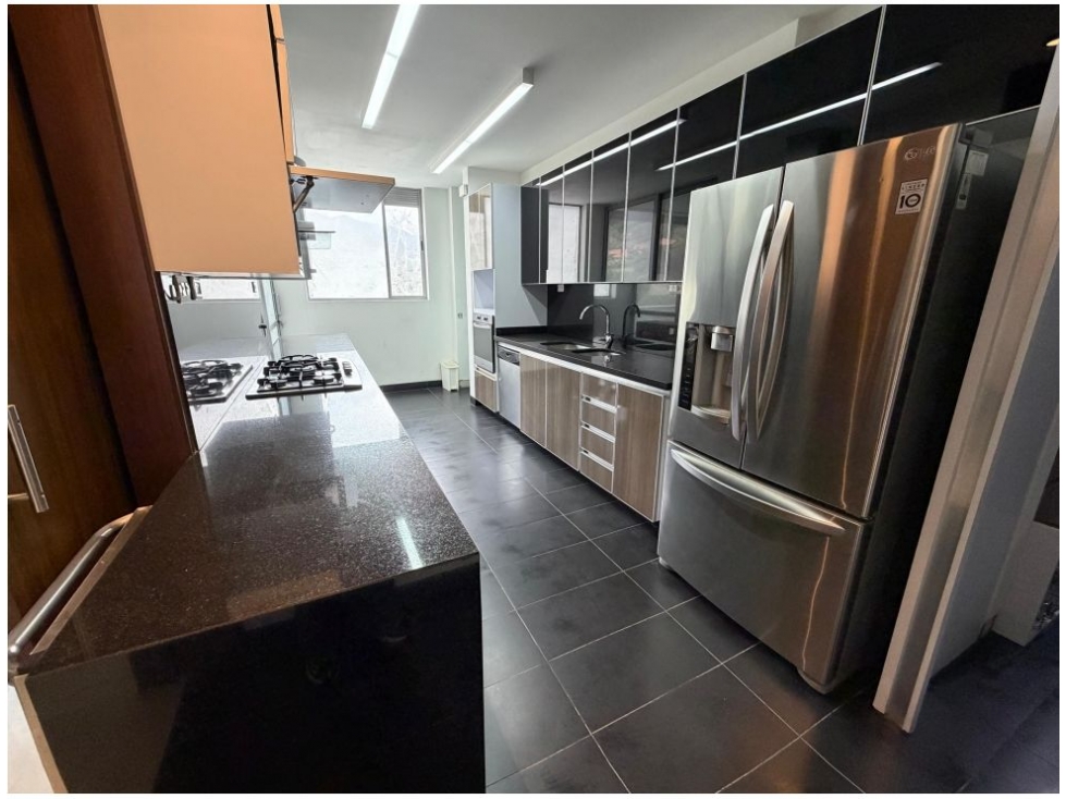 Apartamento en venta en El Poblado, Medellín · foto 10 de 24