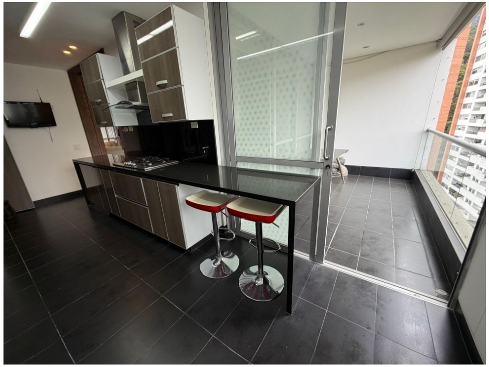 Apartamento en venta en El Poblado, Medellín · foto 12 de 24