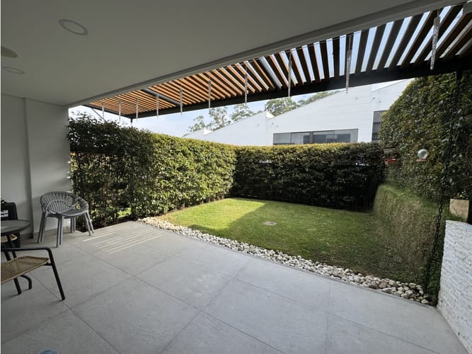 Casa de 3 alcobas en venta en Loma El Atravesado, Envigado, 168 m² · foto 4 de 5
