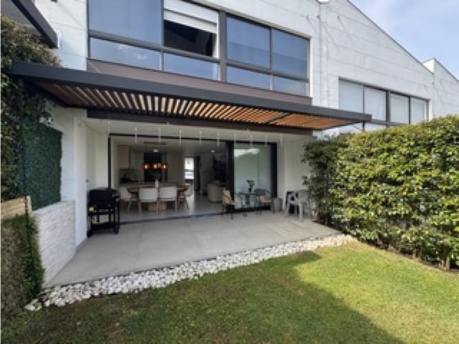 Casa de 3 alcobas en venta en Loma El Atravesado, Envigado, 168 m² · foto 5 de 5