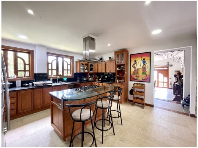 Casa de 6 alcobas en venta en Las Lomitas, Sabaneta, 1530 m² · foto 10 de 24