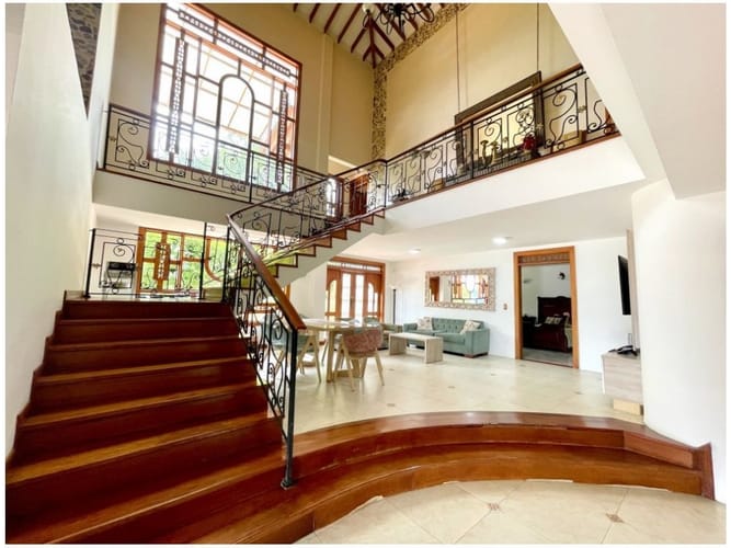 Casa de 6 alcobas en venta en Las Lomitas, Sabaneta, 1530 m² · foto 12 de 24
