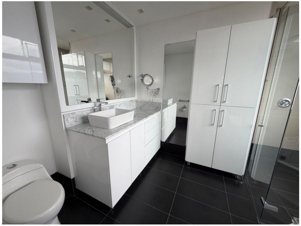 Apartamento en venta en El Poblado, Medellín · foto 17 de 24