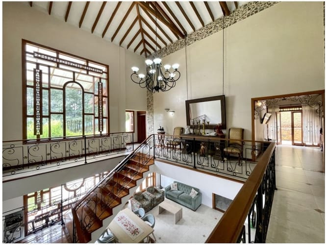 Casa de 6 alcobas en venta en Las Lomitas, Sabaneta, 1530 m² · foto 16 de 24