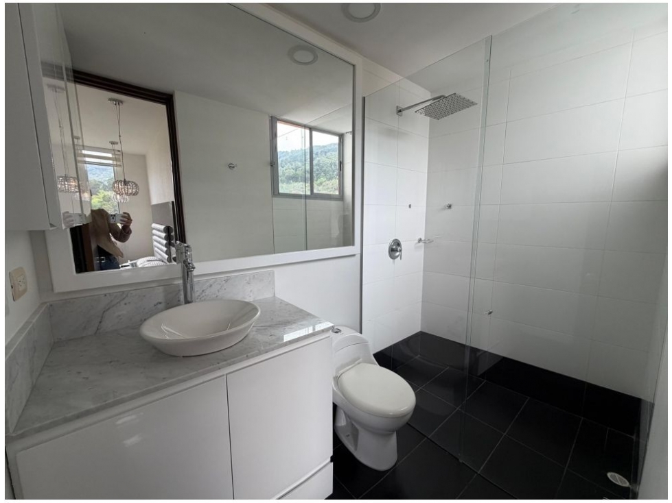 Apartamento en venta en El Poblado, Medellín · foto 21 de 24